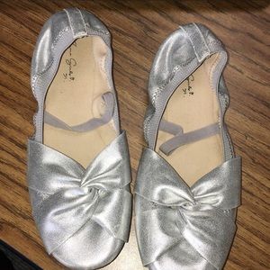 Little Girl’s Ballet Style Flats